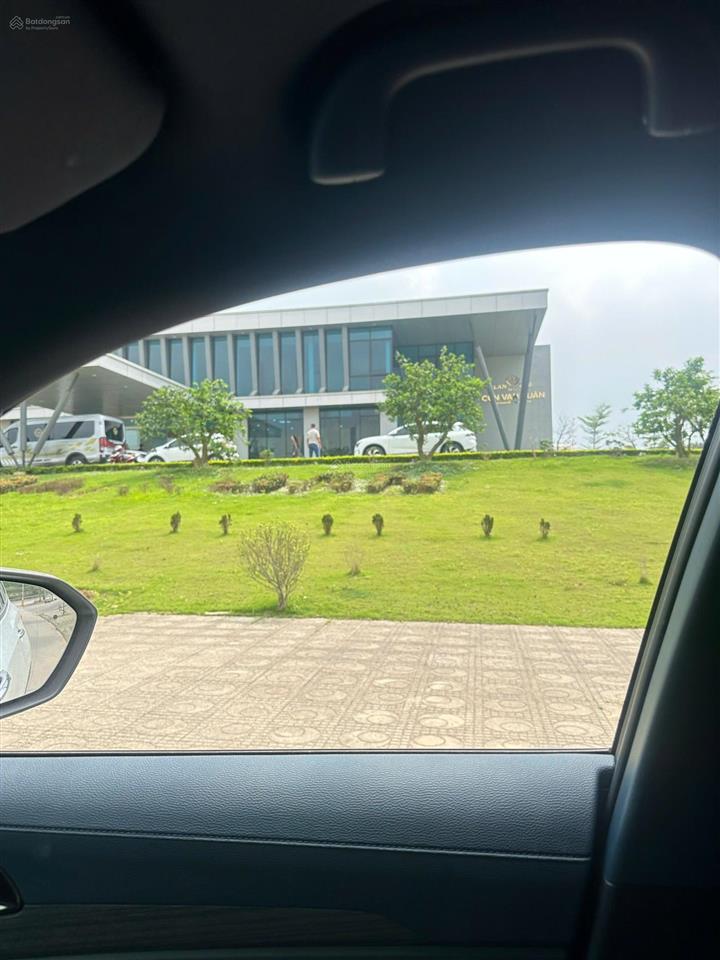 Bán 1,2 ha đất trong ccn vạn xuân, phú thọ. có chia đôi 6000m2. đã xong mặt bằng.  0976 108 ***