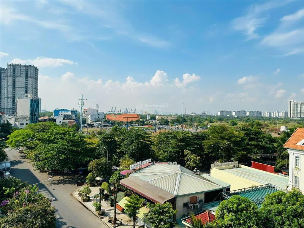 Cho thuê nhà văn phòng nguyên căn 700m vị trí đẹp, trần não lương định của