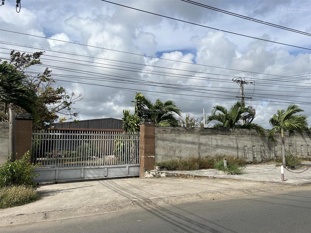 Bán đất + nhà xưởng 4150m2 thổ cư, văn phòng. đường lộ lớn phan ngọc tòng trung tâm thị trấn ba tri