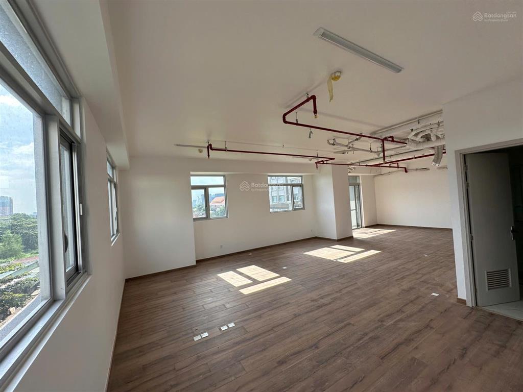 Cho thuê văn phòng tại paris hoàng kim liền kề quận 1 giá chỉ 19triệu/tháng