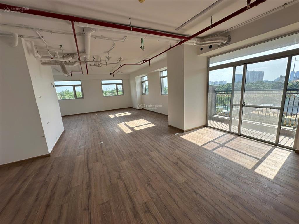 Cho thuê văn phòng tại paris hoàng kim liền kề quận 1 giá chỉ 19triệu/tháng