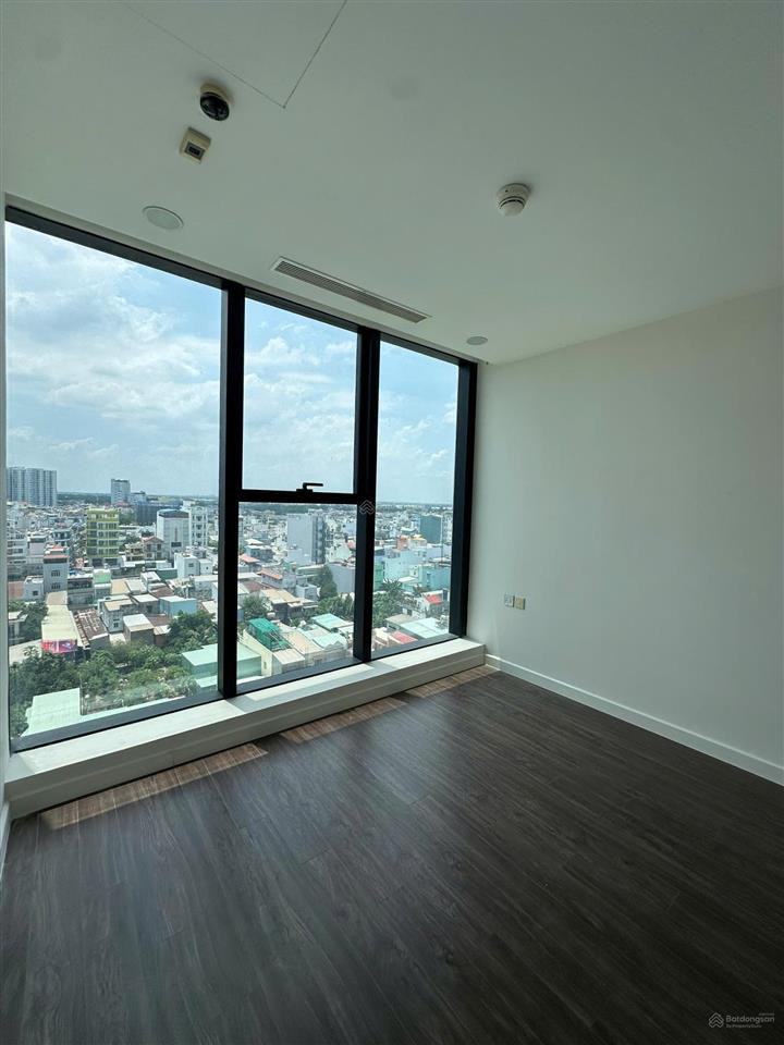Căn góc 2pn diện tích lớn  tháp v8 sunshine sky city q7  view thoáng  giá tốt