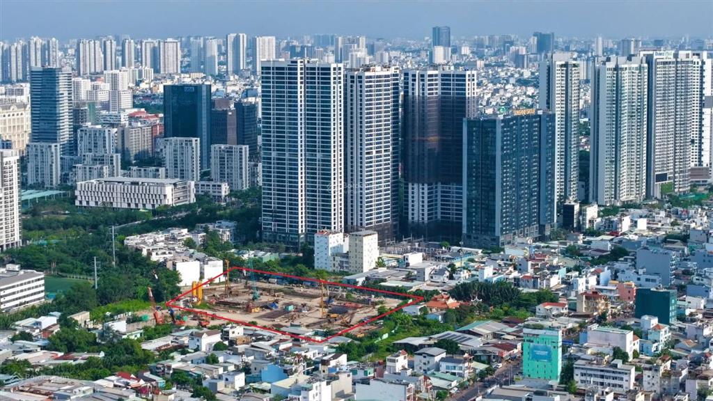 Bán căn 2pn 70m2 hướng đông nam mát mẻ tầng trung v8 sunshine sky city q7  giá đợt 1 5.6 tỷ