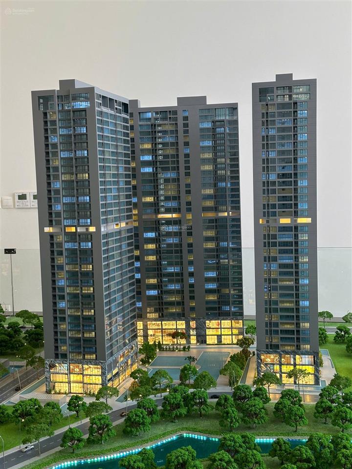 Bán căn 2pn 70m2 hướng đông nam mát mẻ tầng trung v8 sunshine sky city q7  giá đợt 1 5.6 tỷ
