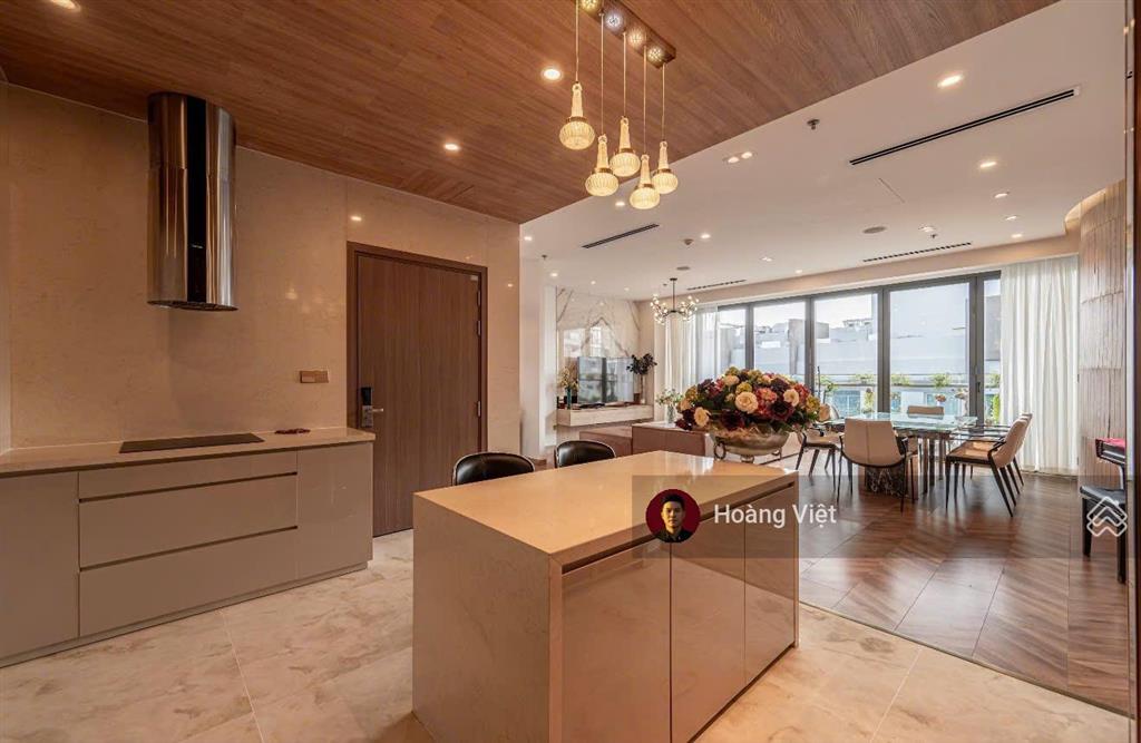 Penthouse vinhomes central park park 4  tầng 42, 4pn, 166m², đã có sổ, giá 25.5 tỷ bp