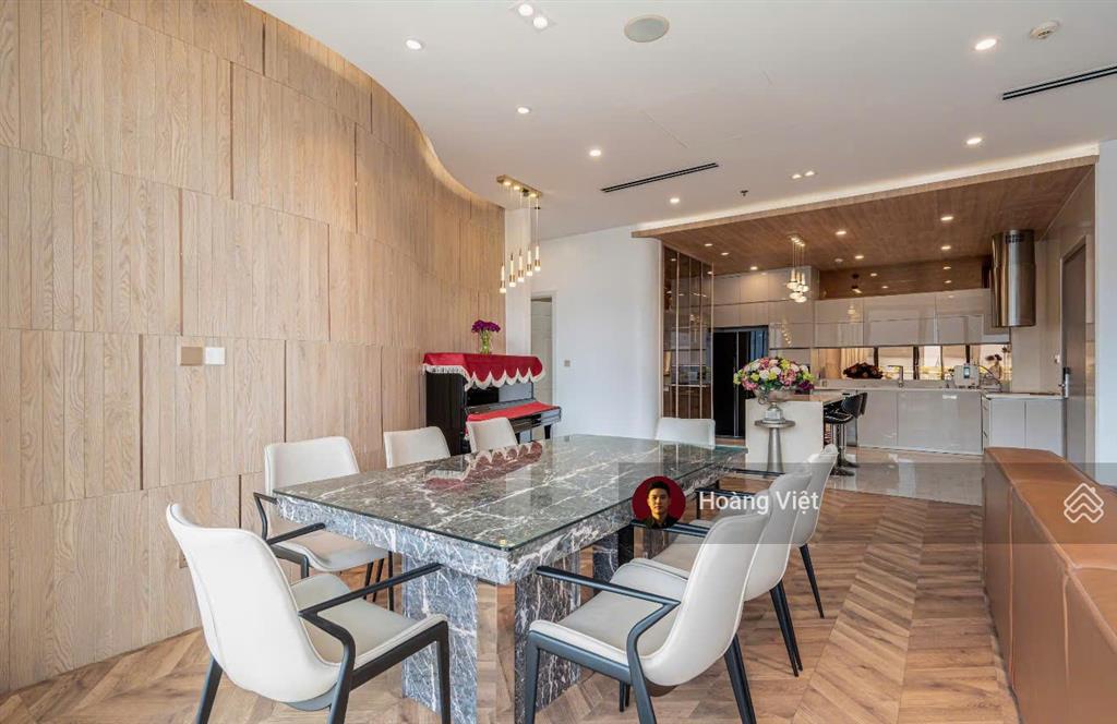 Penthouse vinhomes central park park 4  tầng 42, 4pn, 166m², đã có sổ, giá 25.5 tỷ bp