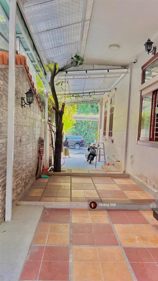 Saigon luxury  cho thuê villa thảo điền 300m2, trệt 3 lầu, 4pn, giá thuê 113tr/tháng