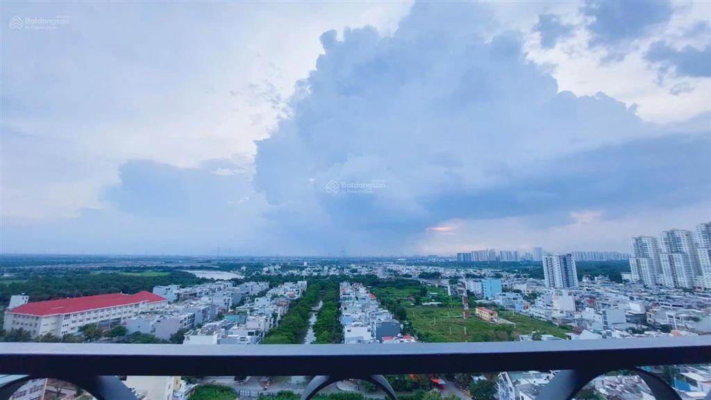 Cần bán chcc viva plaza  2pn 1wc 3.3tỷ 0941 261 ***