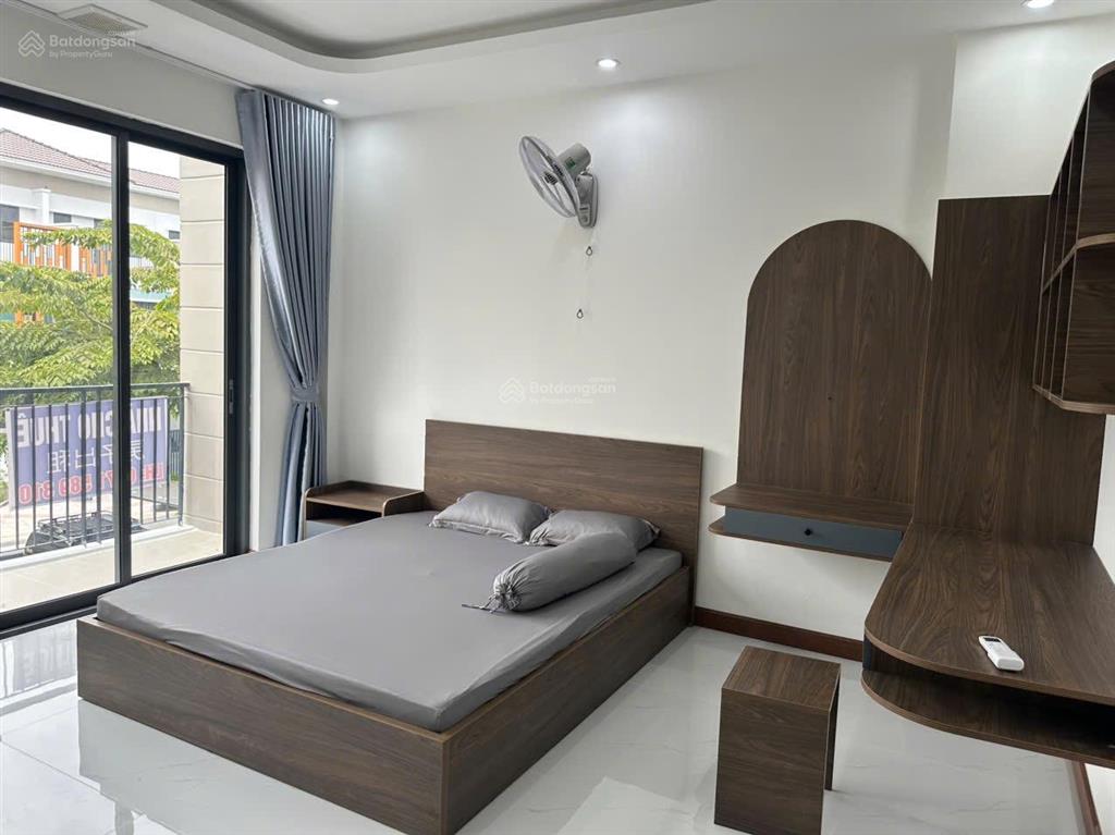 Cho thuê nhà phố nguyên căn sun casa central, giá chỉ 15 triệu/tháng, chìa khoá sẵn sàng nhiều căn