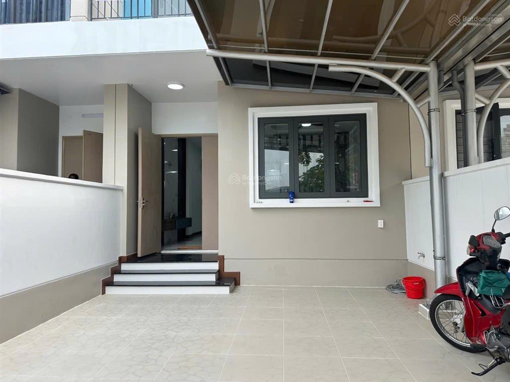 Cho thuê nhà phố nguyên căn sun casa central, giá chỉ 15 triệu/tháng, chìa khoá sẵn sàng nhiều căn