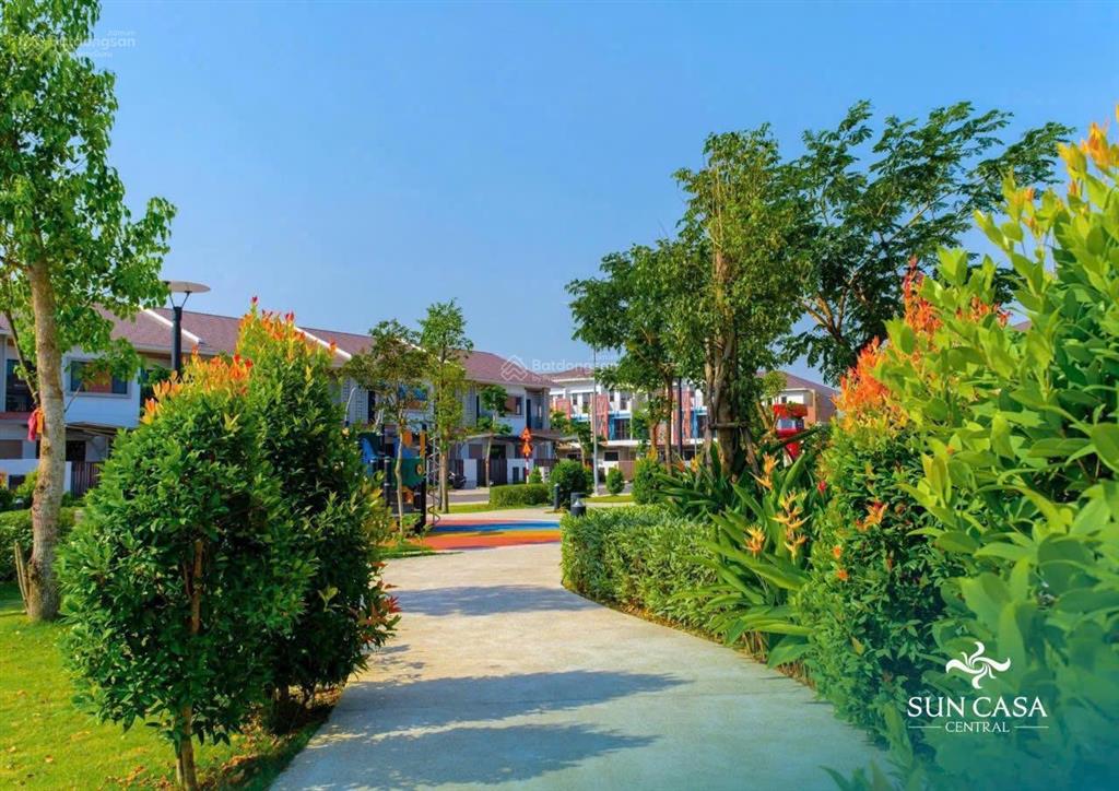 Bán gấp nhà phố sun casa central 5x20 đã có sổ hồng giá 2.9 tỷ.  0918 681 ***  quỳnh trân