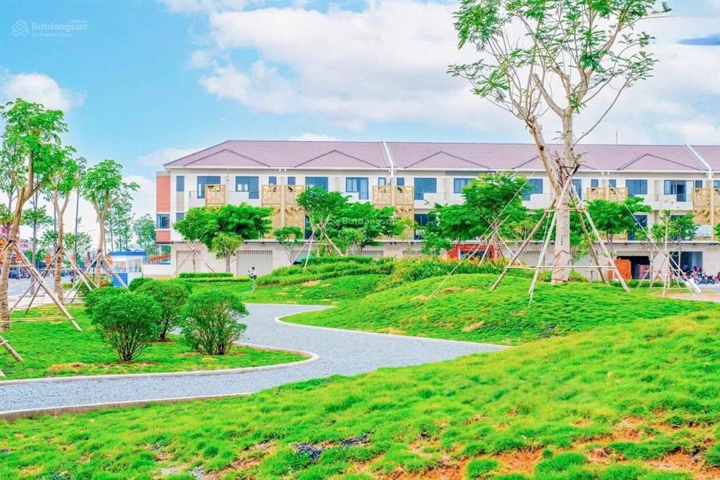 Bán gấp shophouse đối diện hồ bơi đường n22, khu sun casa central, nhà sẵn sàng bàn giao ngay