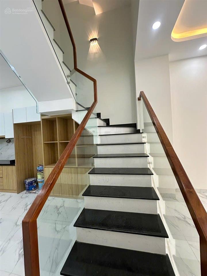 * bình tân. đường 16, 4 tầng, 54 m2, 4x14, đường 5 m, giá 7.x tỷ.
