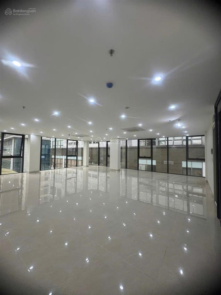 Bán nhà mặt phố tại lê văn lương, 81 tỷ, 105 m2, pháp lý đầy đủ