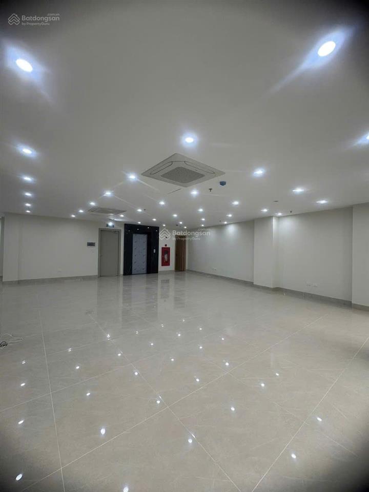 Bán nhà mặt phố tại lê văn lương, 81 tỷ, 105 m2, pháp lý đầy đủ