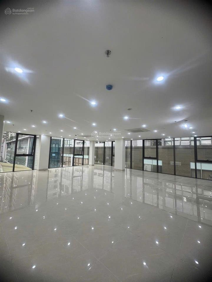 Bán nhà mặt phố tại lê văn lương, 81 tỷ, 105 m2, pháp lý đầy đủ