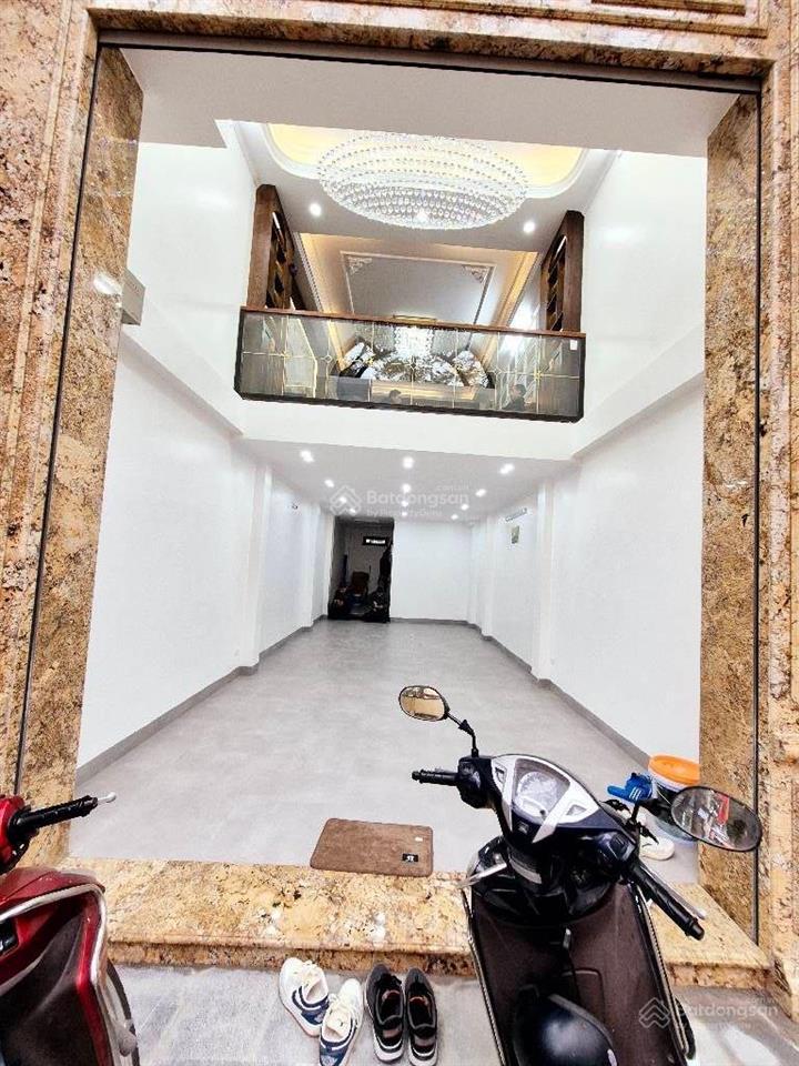 Bán nhà mặt phố đền lừ ii, 33,2 tỷ, 51m2, 7 tầng, 3pn + 5wc