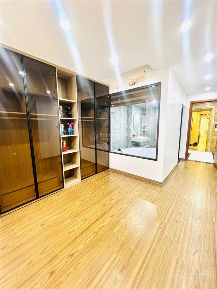 Bán gấp nhà mặt phố ở tân mai, 21,5 tỷ, 50m2, 4pn + 6wc + 6tầng