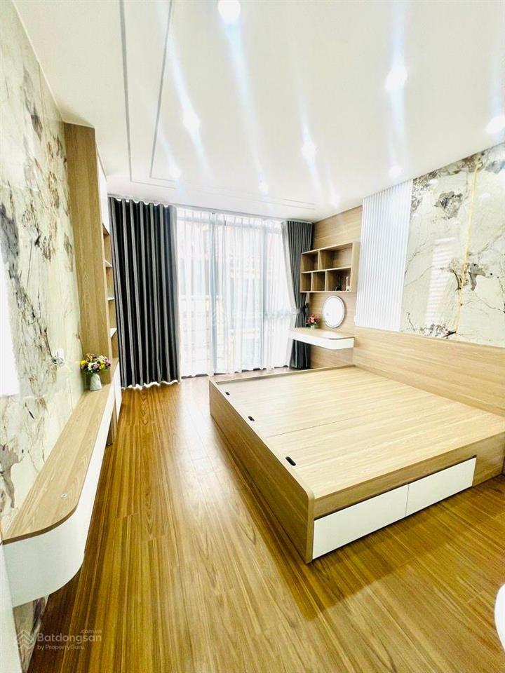 Bán gấp nhà mặt phố ở tân mai, 21,5 tỷ, 50m2, 4pn + 6wc + 6tầng