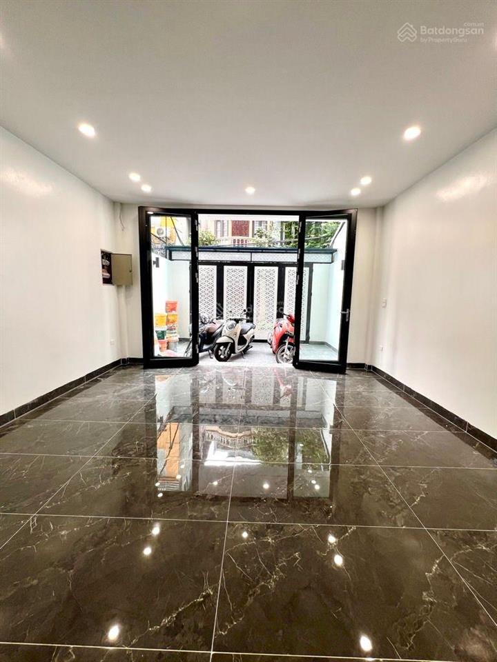 Diện tích 78m, 5 tầng, thang máy, full nội thất