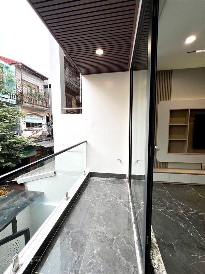 Diện tích 78m, 5 tầng, thang máy, full nội thất