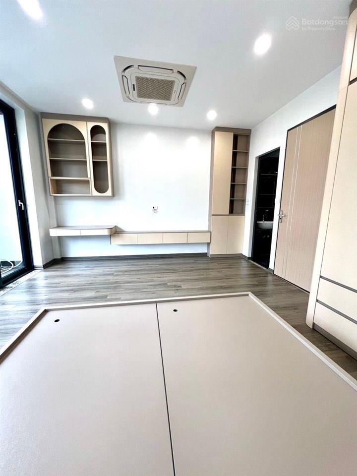 Diện tích 78m, 5 tầng, thang máy, full nội thất