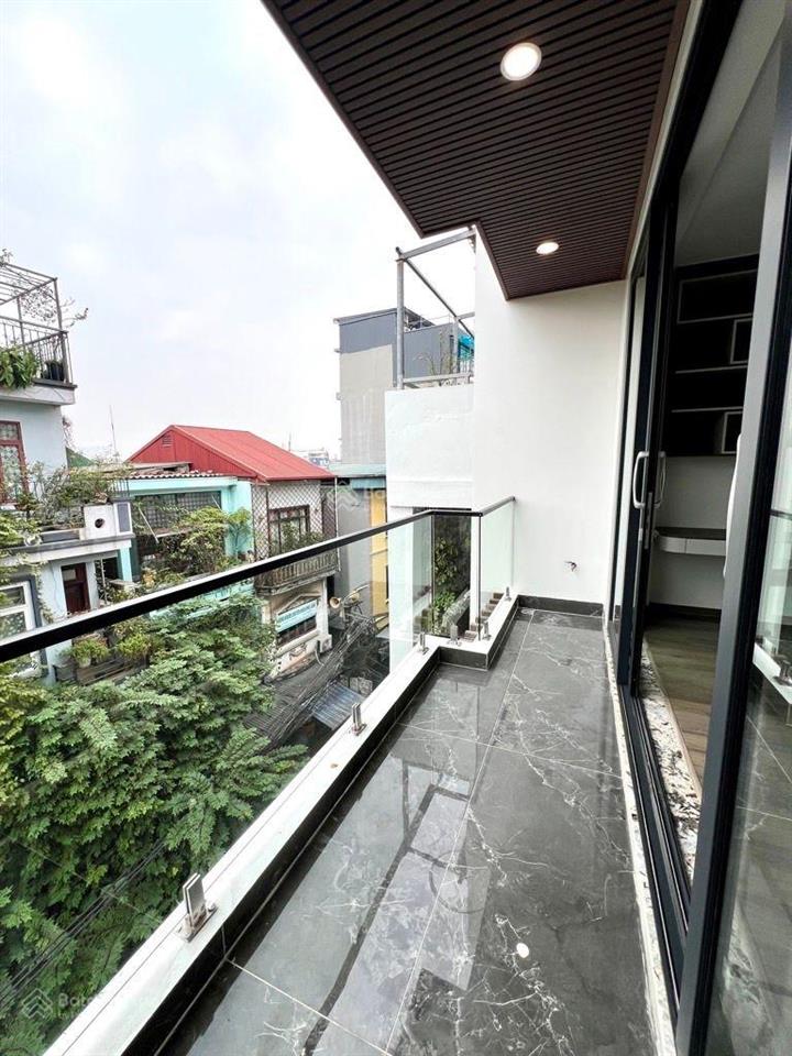 Diện tích 78m, 5 tầng, thang máy, full nội thất