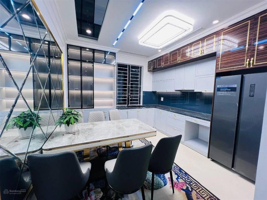 Bán nhà mặt phố tại hoàng quốc việt, 25,8 tỷ, 60m2, 6 tầng, thang máy