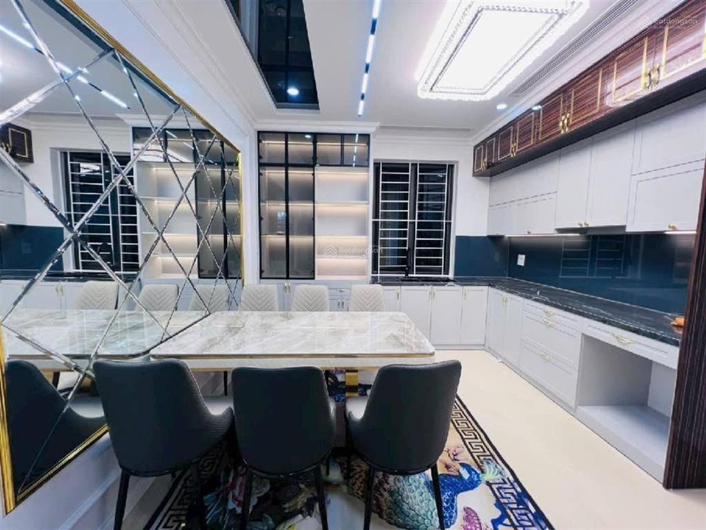 Bán nhà mặt phố tại hoàng quốc việt, 25,8 tỷ, 60m2, 6 tầng, thang máy
