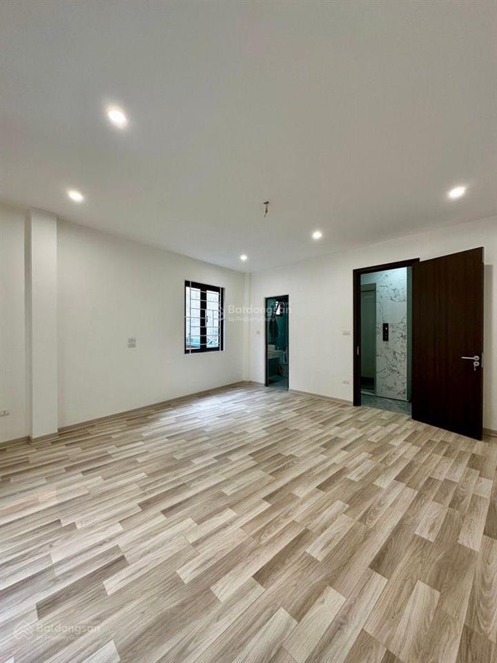 Bán nhà riêng 5 tầng, thang máy, tại trần khát chân, 12,5 tỷ, 45 m2, 4pn, 5wc, chính chủ hot!