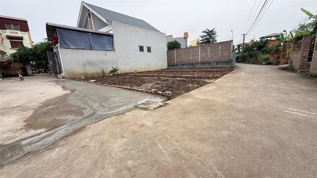 Tdp cẩm sơn 51m2 giá 1,5 tỷ đường thông 2 ô tô tránh nhau gần chợ trường