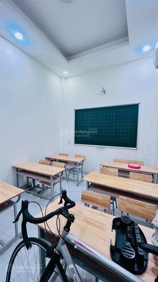 Mặt tiền 15m tân sơn nhì, tân phú, vừa ở vừa làm trung tâm dạy học, nhà 4 tầng giá hơn 11 tỷ