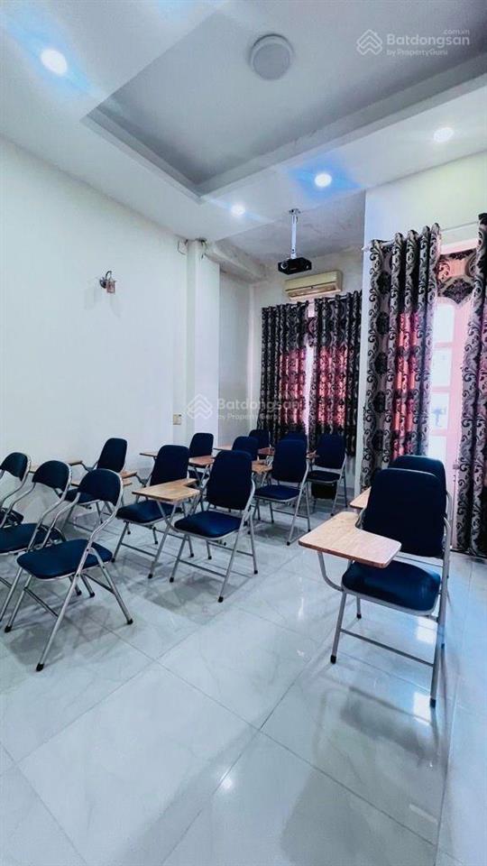 Mặt tiền 15m tân sơn nhì, tân phú, vừa ở vừa làm trung tâm dạy học, nhà 4 tầng giá hơn 11 tỷ