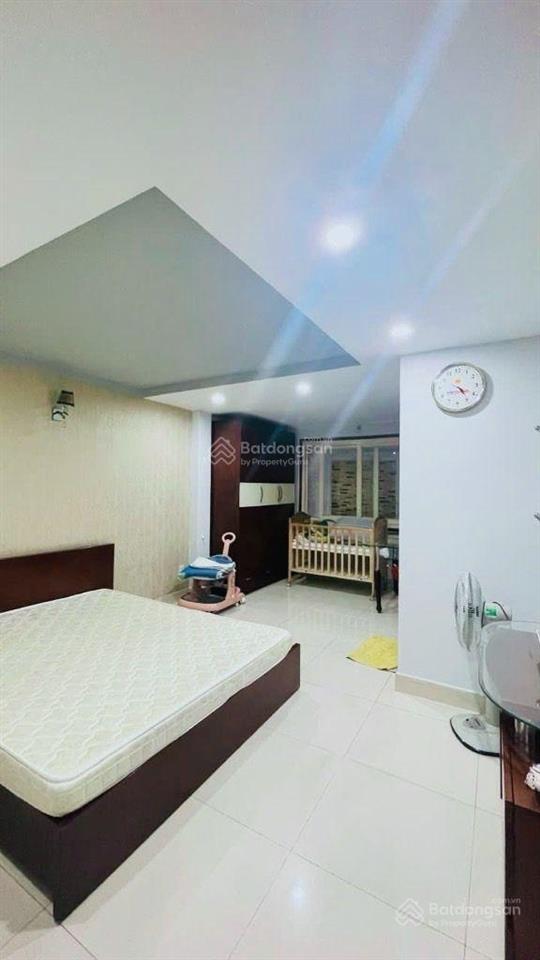 Mặt tiền 10m tân phú, 4 tầng,
70m2 nhỉnh 9 tỏi tl[ nhà chính chủ ], dt 4m*18m