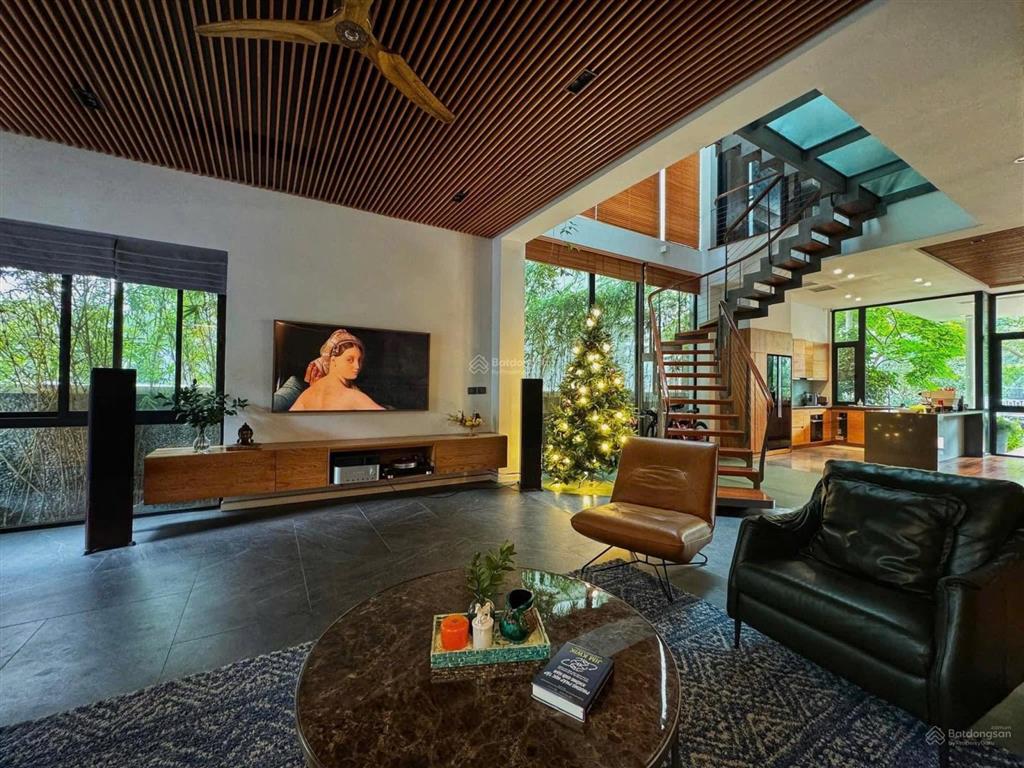 Bán biệt thự đơn lập hoa sữa vinhomes riverside căn duy nhất view sông và view vườn hoa đẳng cấp