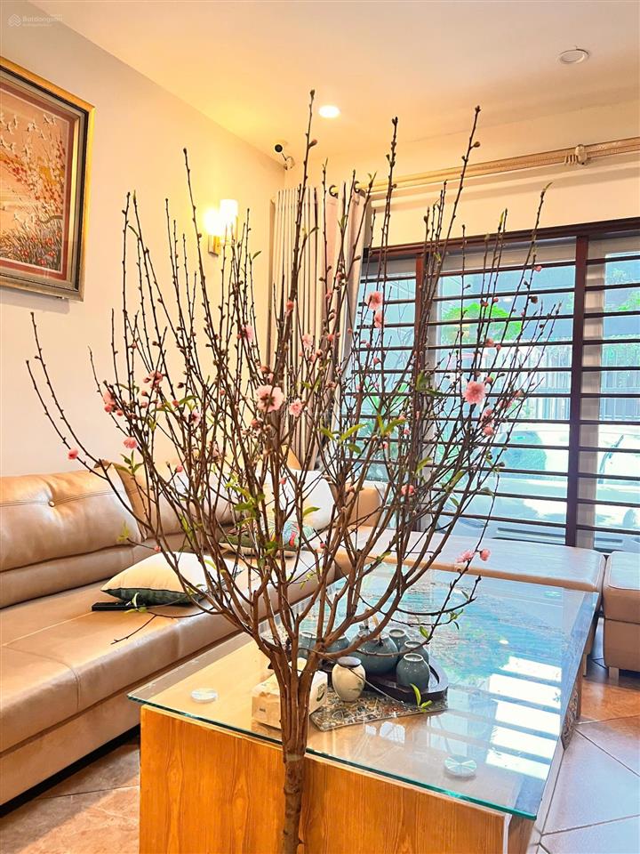 Chính chủ cho thuê nhà mặt phố thạch bàn  4 tầng  400m2  làm văn phòng cực đẹp  chỉ 22 triệu/th