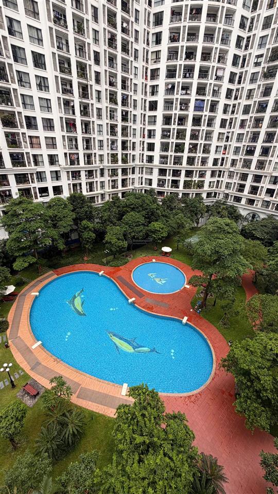 Chính chủ bán căn hộ vin royal city, 3pn, 138.3m2, view công viên & bể bơi  full nội thất đẳng cấp