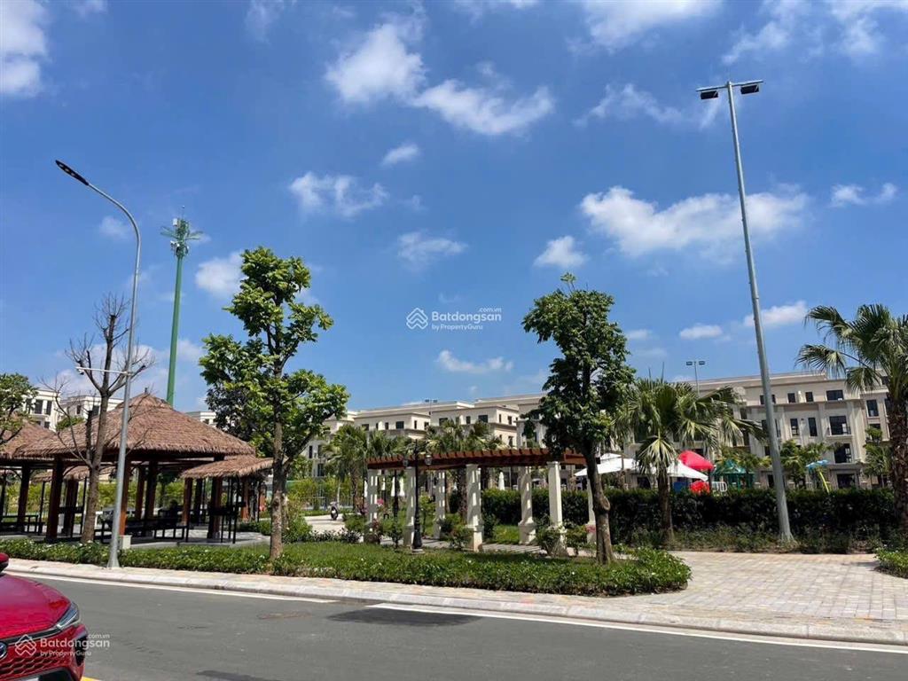 Cần bán biệt thự tứ lập vinhomes cổ loa, 127.5m2  vị trí đẹp, giá tốt phân khu tinh hoa