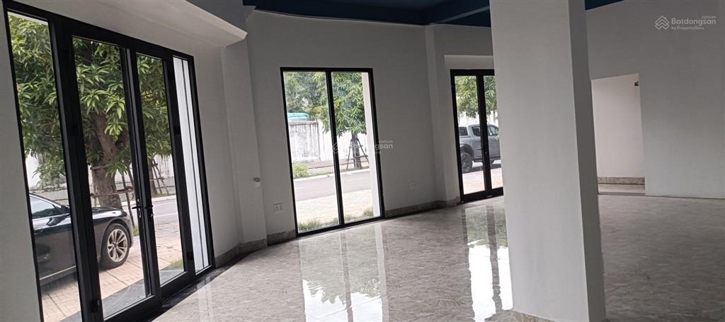 Bán nhà căn góc vinhomes, sổ đỏ lâu dài, kinh doanh đỉnh, dt 126m2, full nội thất, giá chỉ 10,95 tỷ