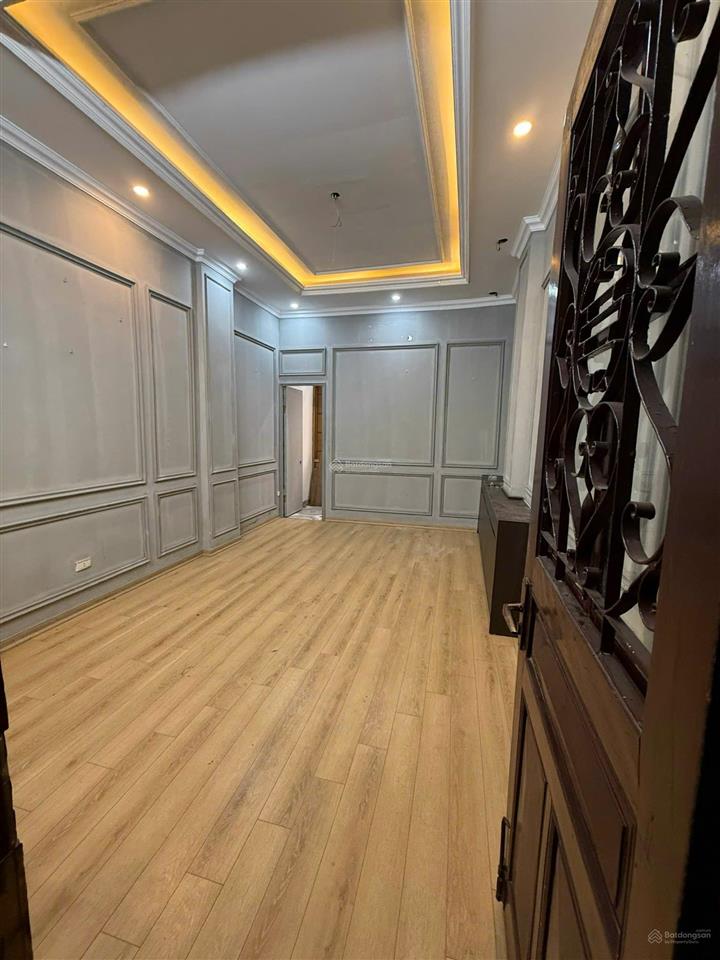 Cho thuê nhà mặt phố kinh doanh, văn phòng mặt đường trường chinh, đống đa, hn78m2x3t chỉ 28tr/th