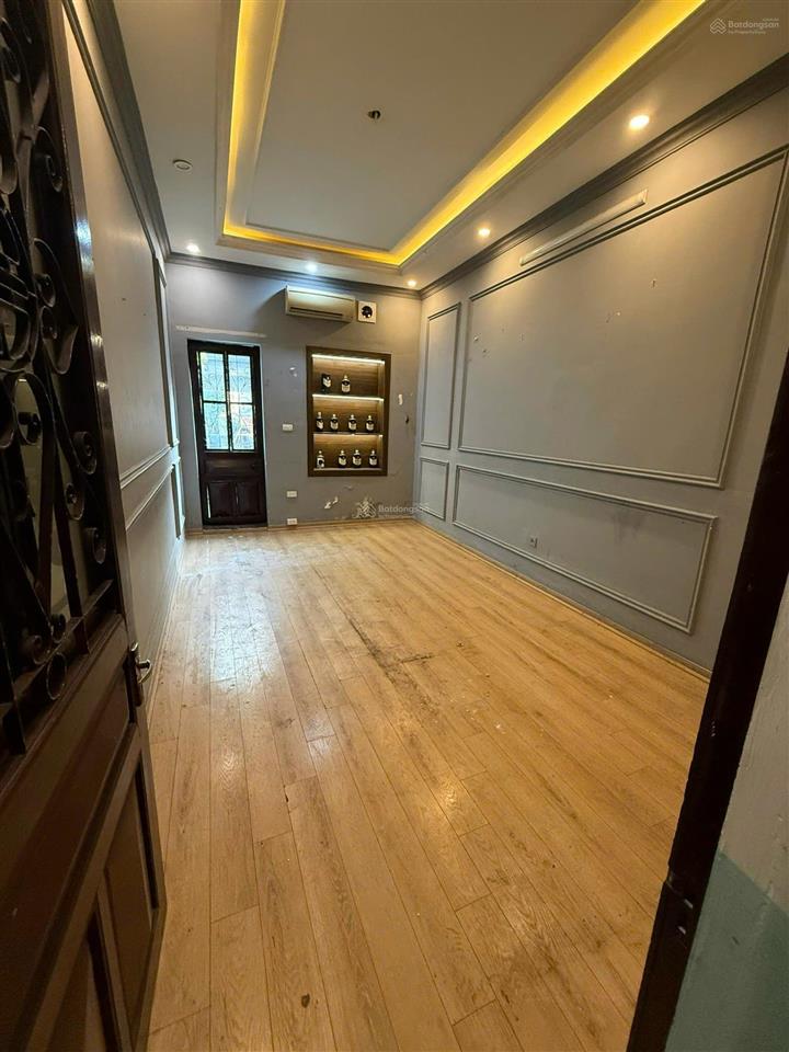 Cho thuê nhà mặt phố kinh doanh, văn phòng mặt đường trường chinh, đống đa, hn78m2x3t chỉ 28tr/th