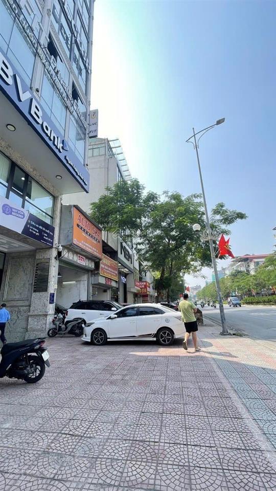 Bán tòa nhà 11 tầng mặt phố nguyễn văn cừ, long biên  dòng tiền khủng hơn 4 tỷ/năm  sổ lâu dài
