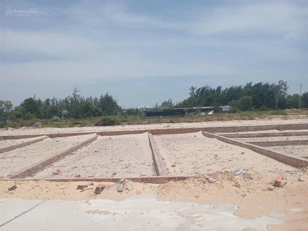 Bán đất biển nam cửa việt 136m2, đường thông, ô tô, kinh doanh. sổ đỏ thổ cư 100%, 580 triệu/lô