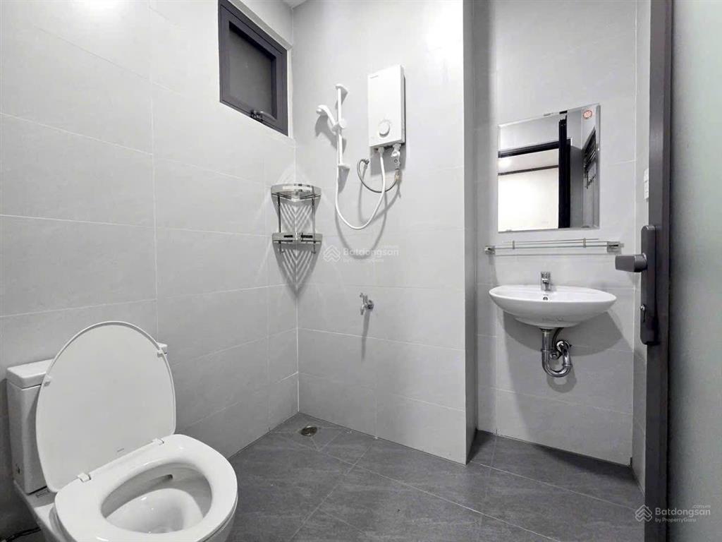 Cho thuê phòng ban công 5,4 triệu, 30m2 tại tân thuận tây, q7, tp.hcm