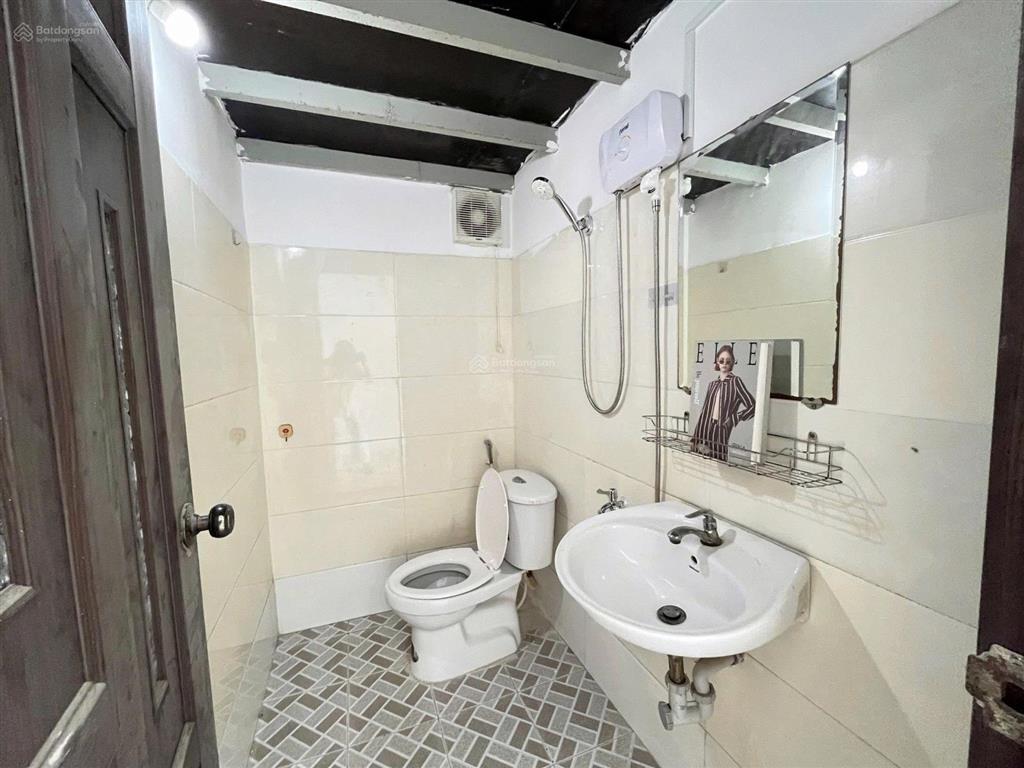 Cho thuê phòng trọ tại số 3, tân phú, q7, 4 triệu, 25 m2 hàng hot