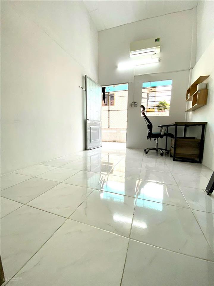 Cho thuê nhà trọ giá cực chất 4,2 triệu, 30m2 ở đường lâm văn bền, phường tân hưng, quận 7, tp.hcm