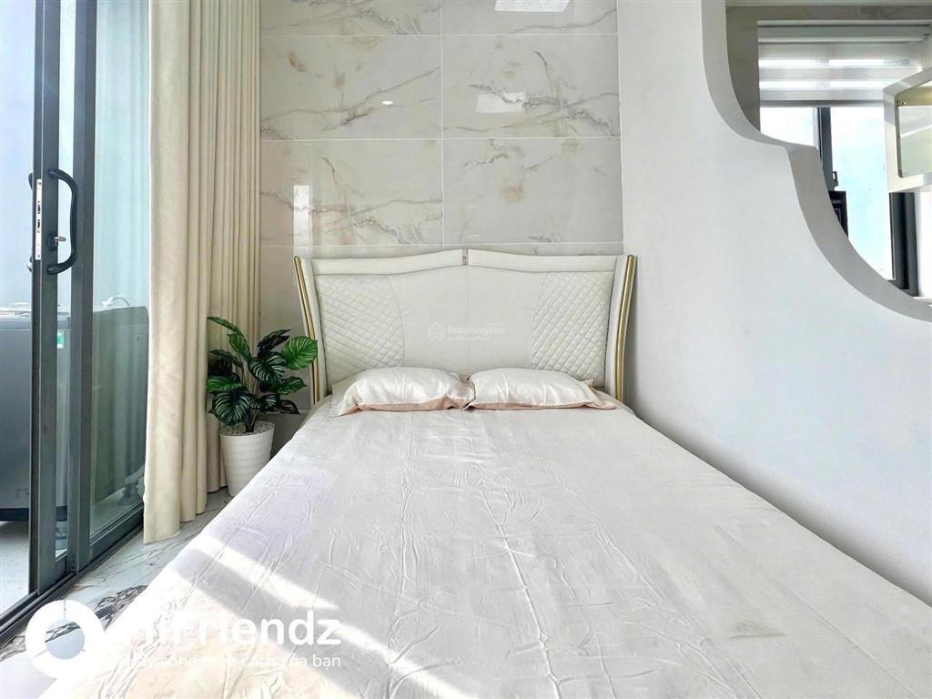 Cho thuê phòng ban công siêu đẹp ở huỳnh tấn phát