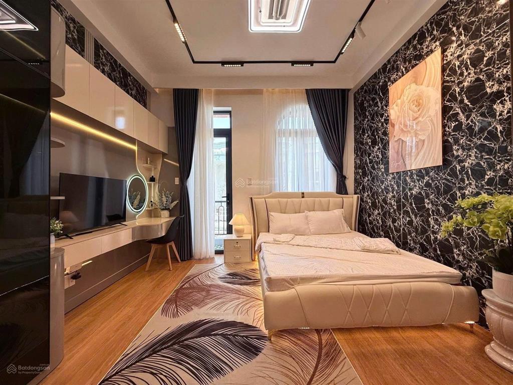 Ngọc thụy cách hồng tiến chỉ 20m nhà 8 tầng thang máy full nội thất gara ô tô kinh doanh 59m22 tỉ