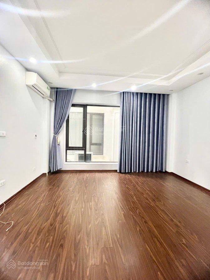 Siêu hiếm  nhà dân xây khu lõi bồ đề  thông hồng tiến 2 thoáng , gần bv tâm anh ,