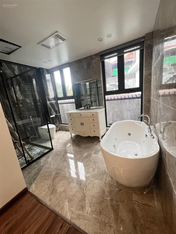 Bán nhà ngọc thuỵ  bồ đề cách hồng tiến kéo dài 20m8 tầng thang máy gara oto full nội thất xịn